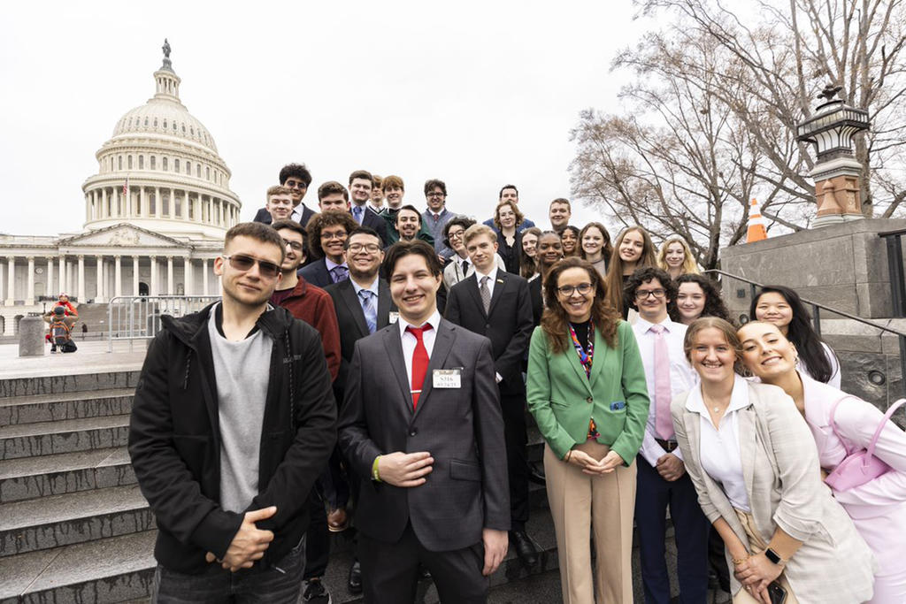 Democracy Lab students on a field trip to the US Capitol
